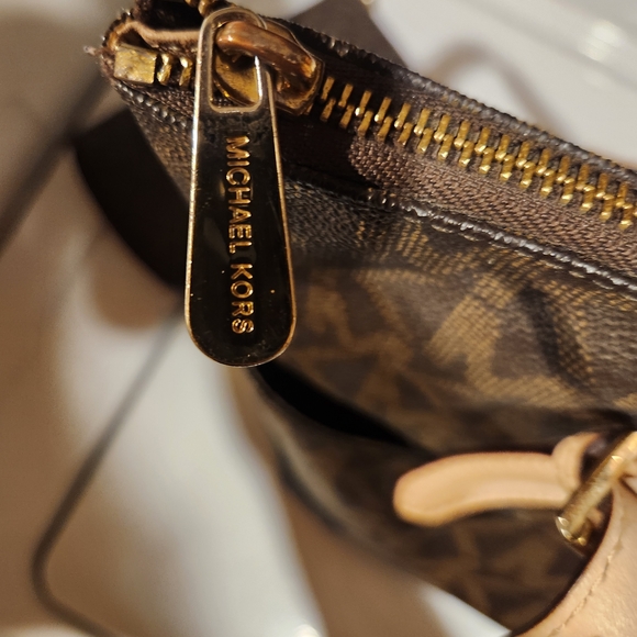 Nice Authentic Michael Kors Brown Tote and Wallet Set - Picture 9 of 16